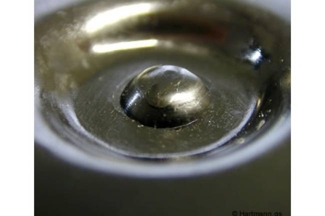 Heißverstemmen von PA6: Verfahren zur Fixierung von Kunststoffkomponenten.