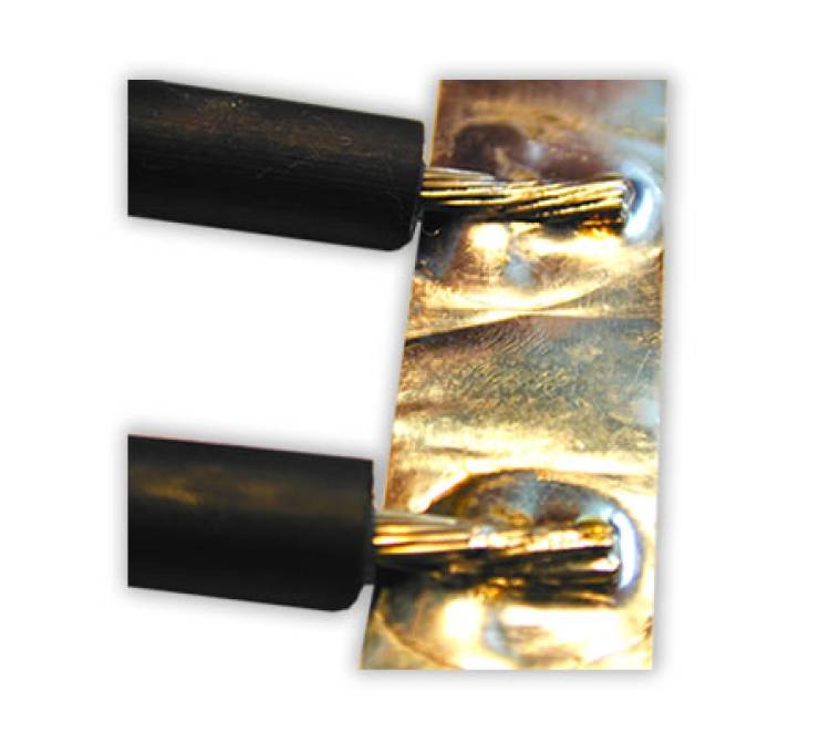 Lötung von Einzellitzen auf einer Metallfolie.